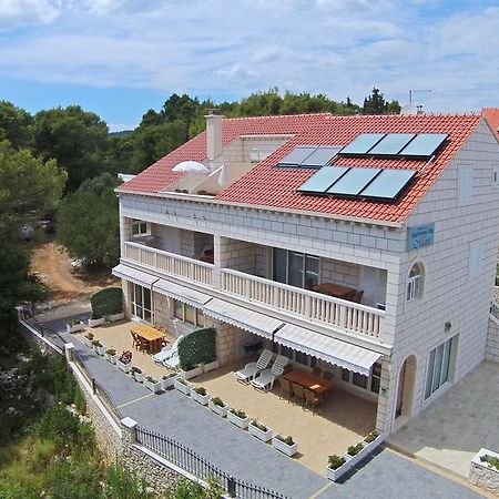 Apartments Villa Maris Lumbarda Exterior photo
