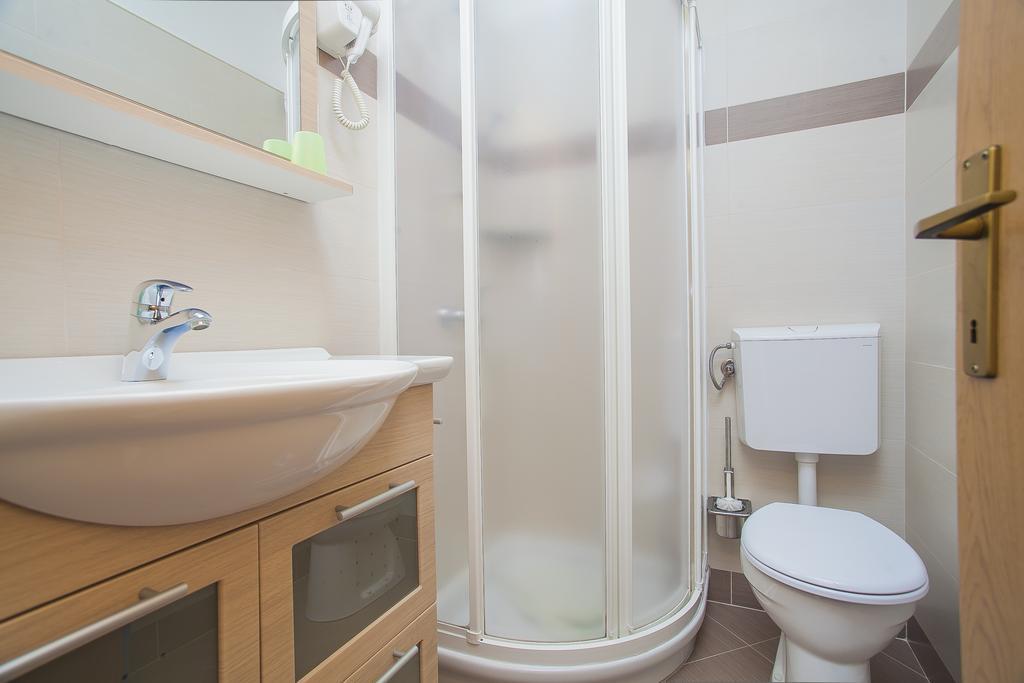 Apartments Villa Maris Lumbarda Room photo