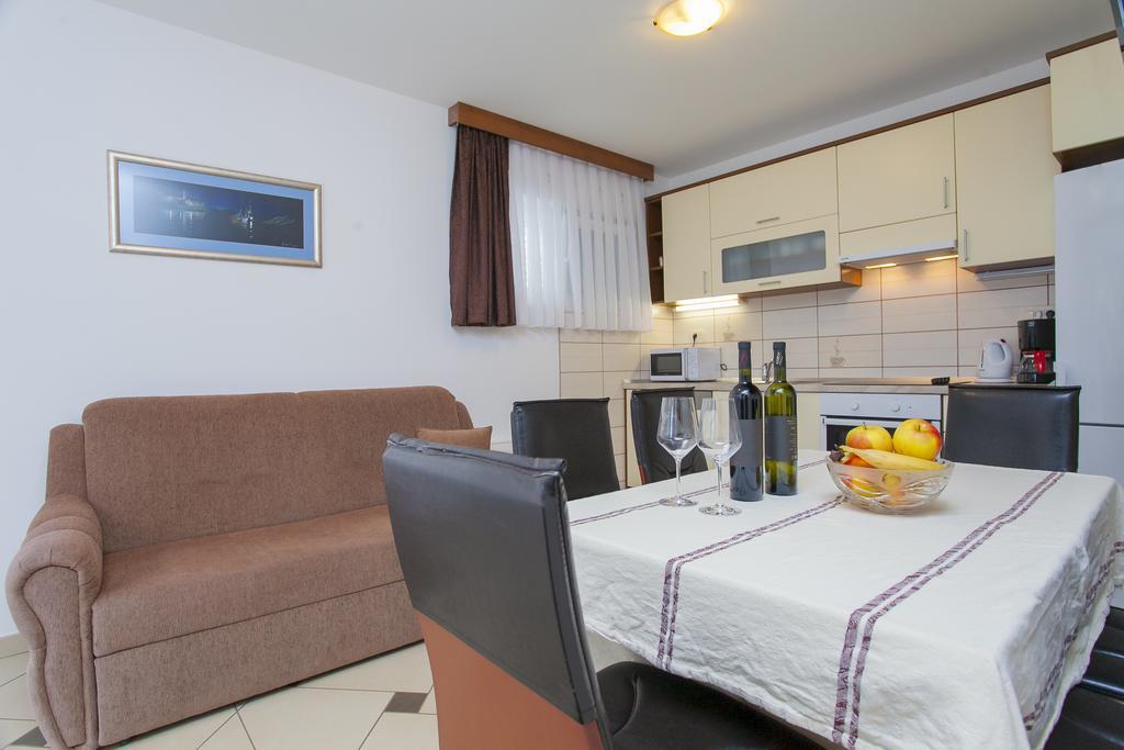 Apartments Villa Maris Lumbarda Room photo