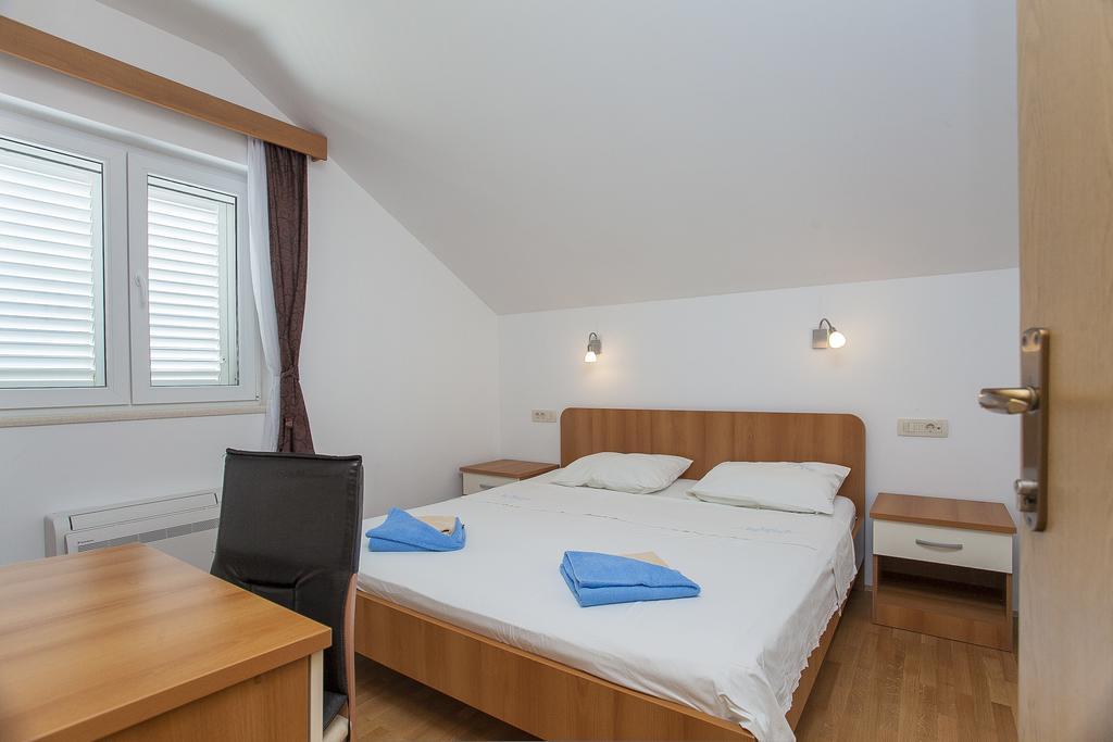 Apartments Villa Maris Lumbarda Room photo